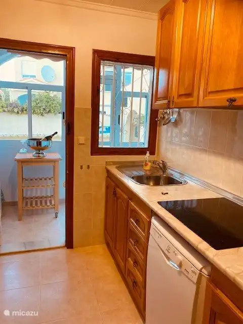 voll ausgestattete Küche