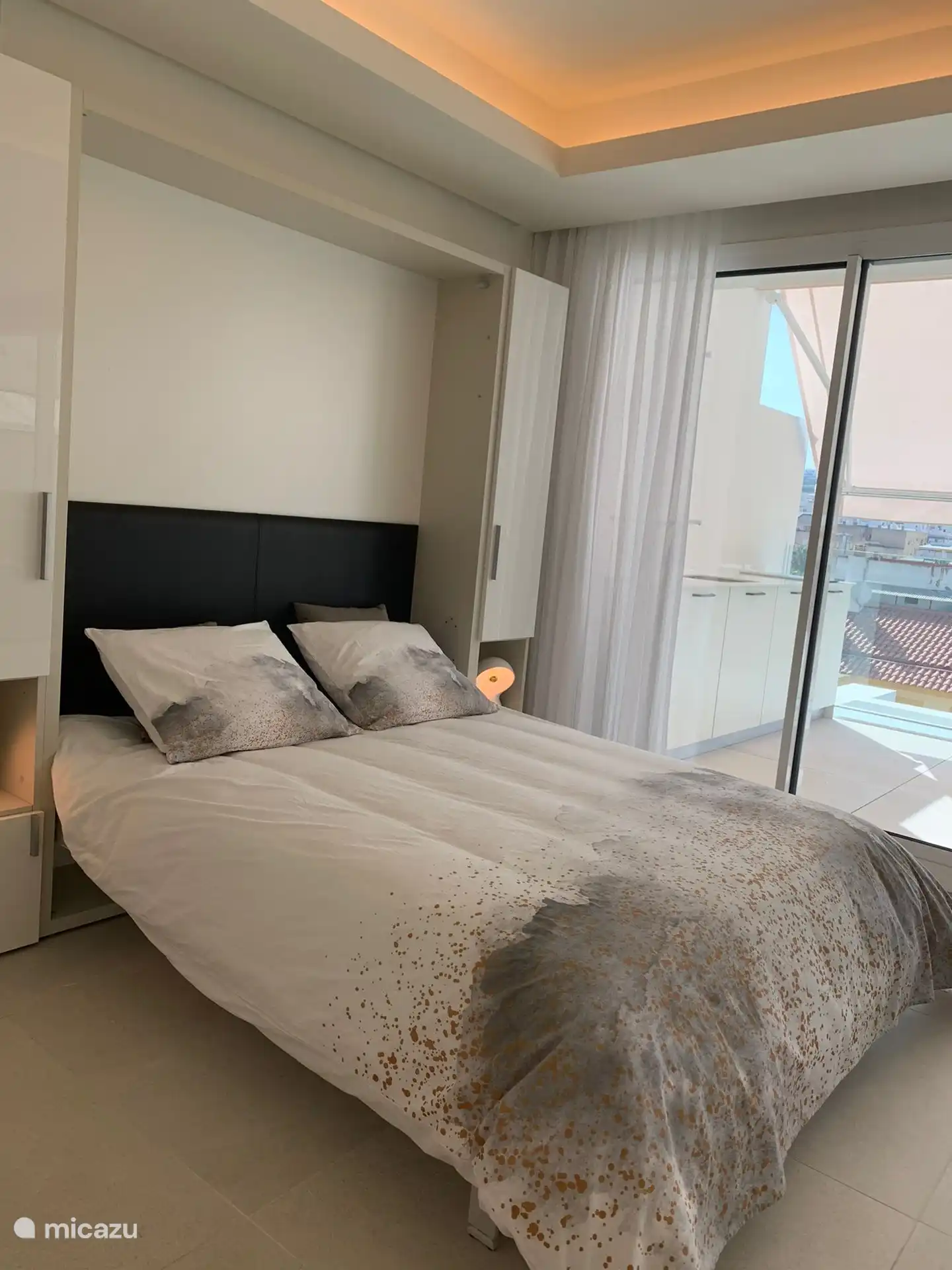 el 2&#186; dormitorio adyacente a la terraza 