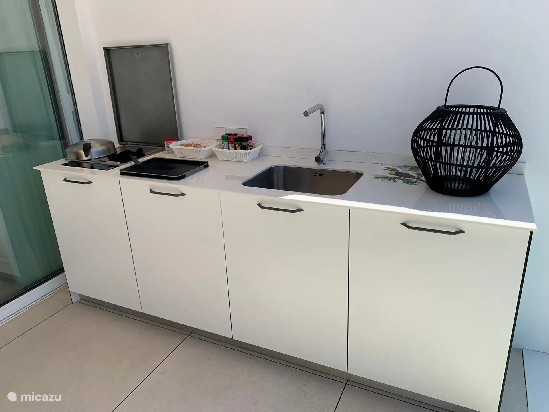 La &#250;nica cocina al aire libre con placa de parrilla teppanyaki