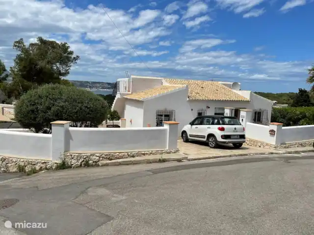 Casa ByA | Espagne, Costa Blanca, Jávea - villa vue de face Casa ByA avec parking pour 2 voitures