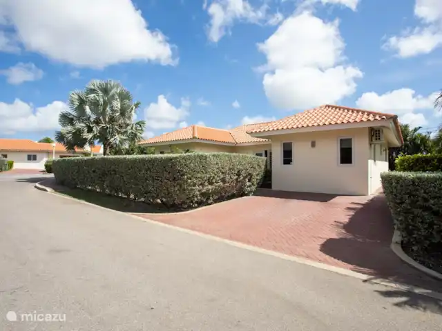 Residencias Jalousie en Curazao, Banda Arriba (este), Jan Sofat - bungaló Estacionamiento