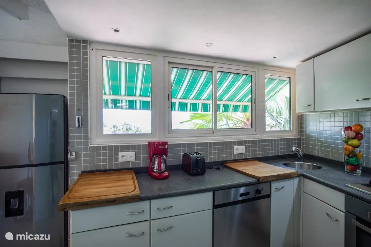 Fully equipped kitchen with sea view