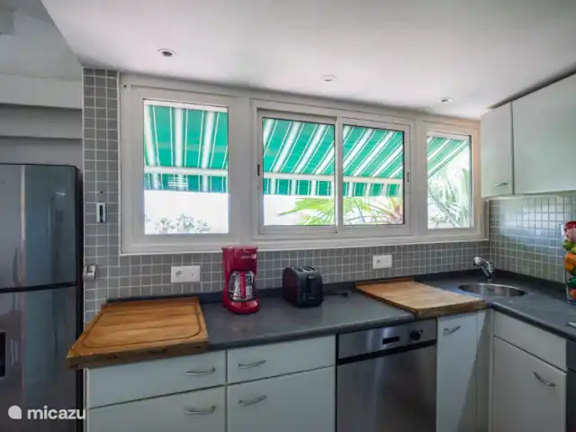 Station balnéaire de la baie de Piscadera 39 | Curaçao, Curaçao-Centre, Piscadera - bungalow Cuisine entièrement équipée avec vue sur la mer