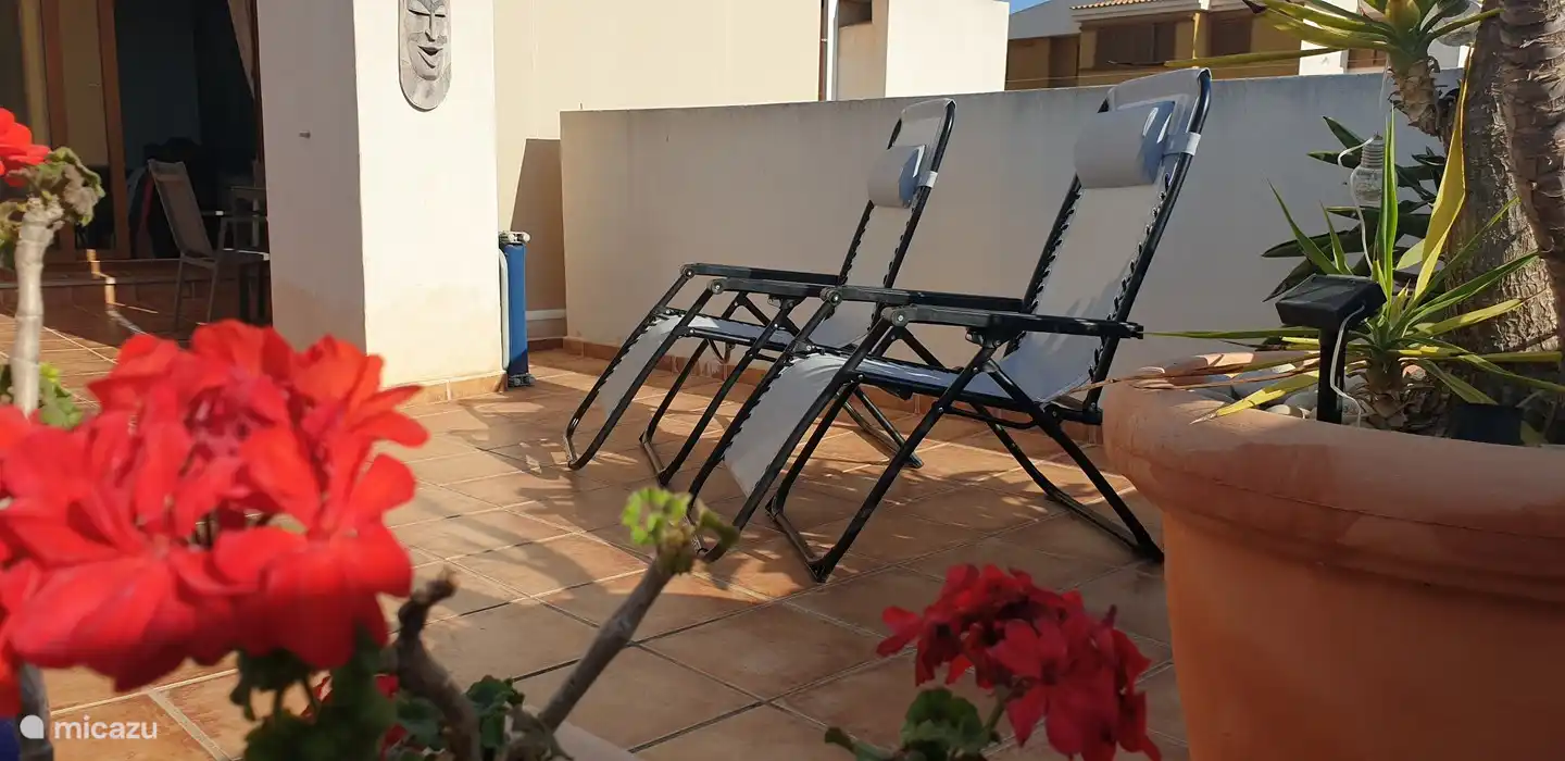 Bronzage et farniente sur le grand toit-terrasse.