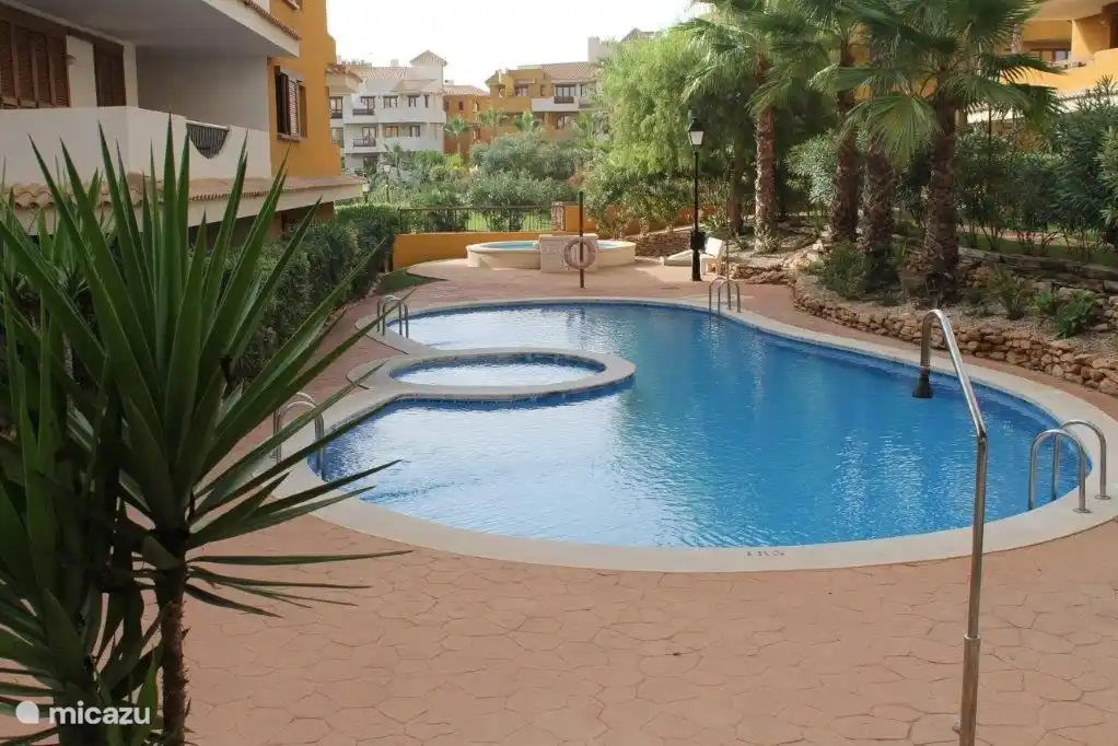 La petite piscine pour les plus petits.