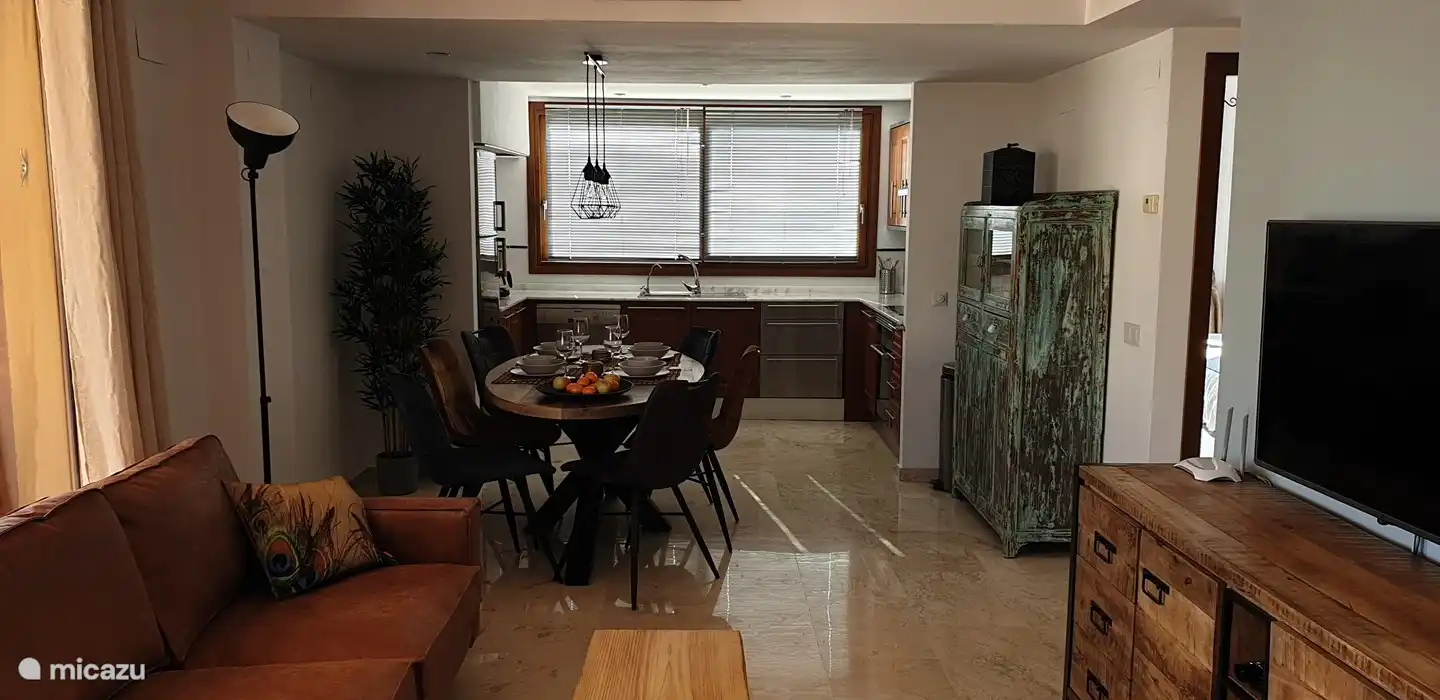 Cuisine avec toutes sortes d’appareils.