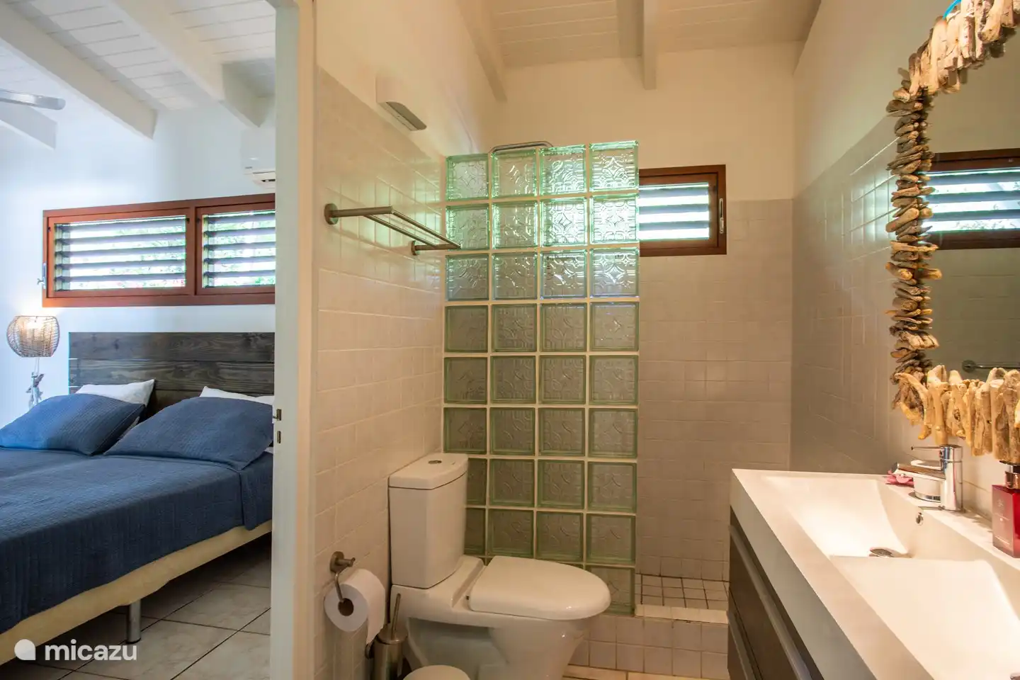 Badezimmertür zu Schlafzimmer 2.