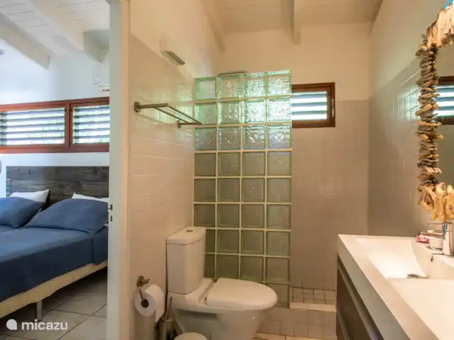 My Sunny Place | Curaçao, Banda Abou (ouest), Cas Abao - villa Porte de la salle de bain de la chambre 2.