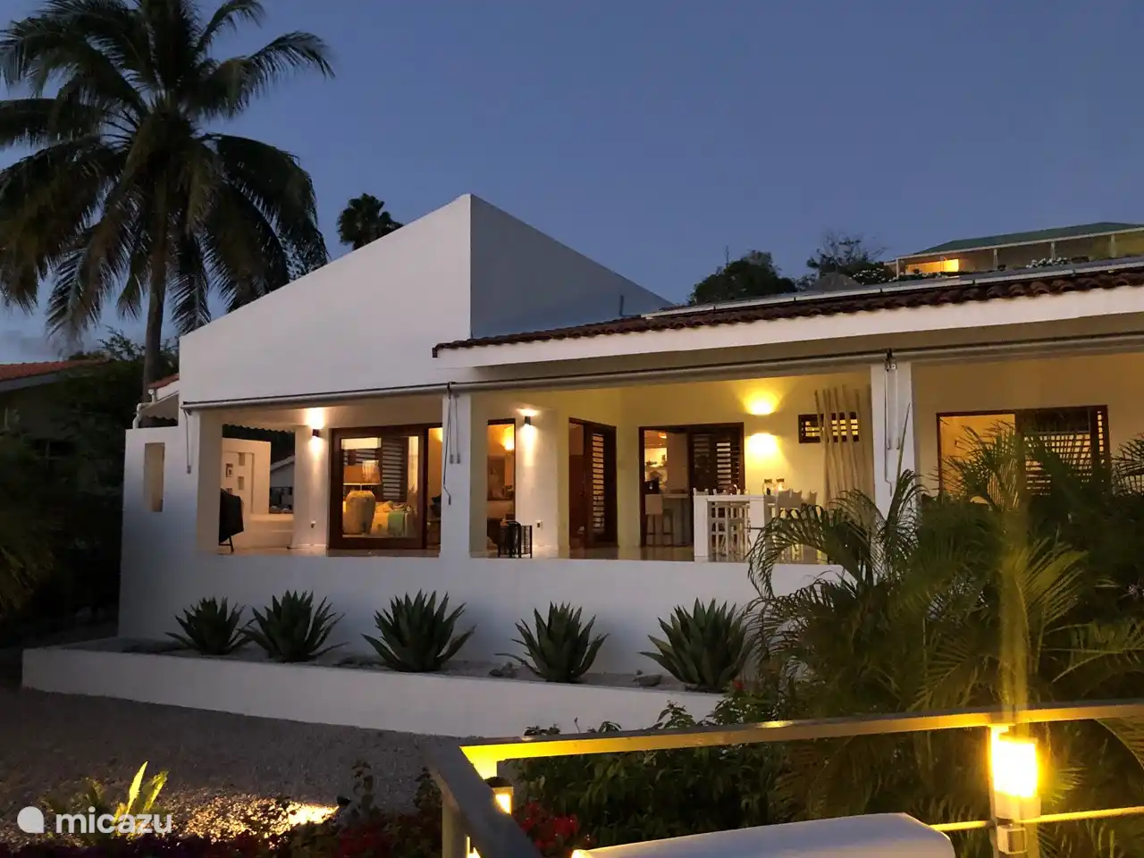 Villa bei Sonnenuntergang