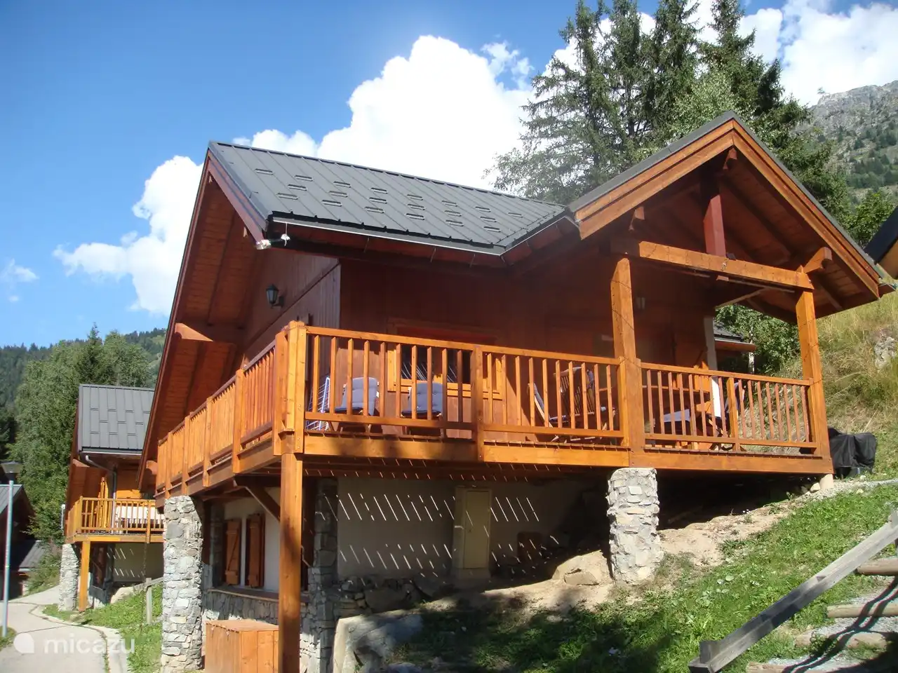 Chalet Clementine im Sommer.