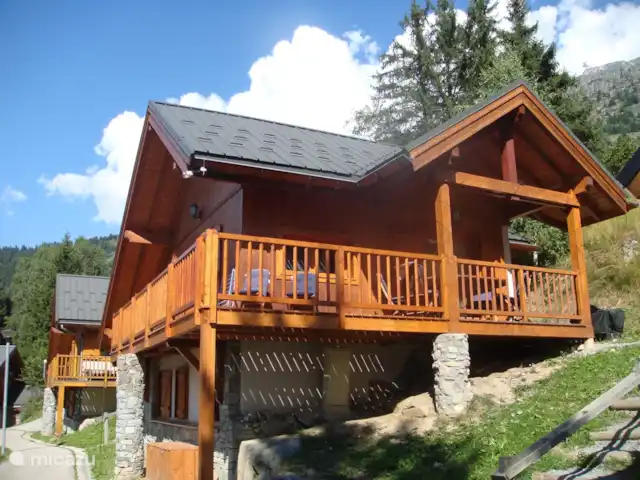 Chalet Clémentine. Pas de frais supplémentaires | France, Isère, Oz-en-Oisans - chalet Chalet Clémentine en été.