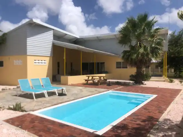 Villa Kolibrie à Julianadorp | Curaçao, Curaçao-Centre, Julianadorp - villa Belle piscine dans la cour arrière avec patio couvert