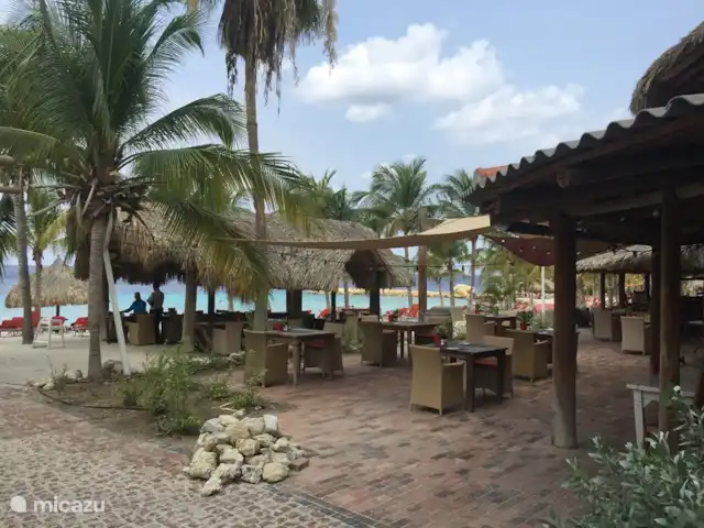 Villa Kolibrie à Julianadorp | Curaçao, Curaçao-Centre, Julianadorp - villa Restaurant Azzuro sur la plage de Blue Bay