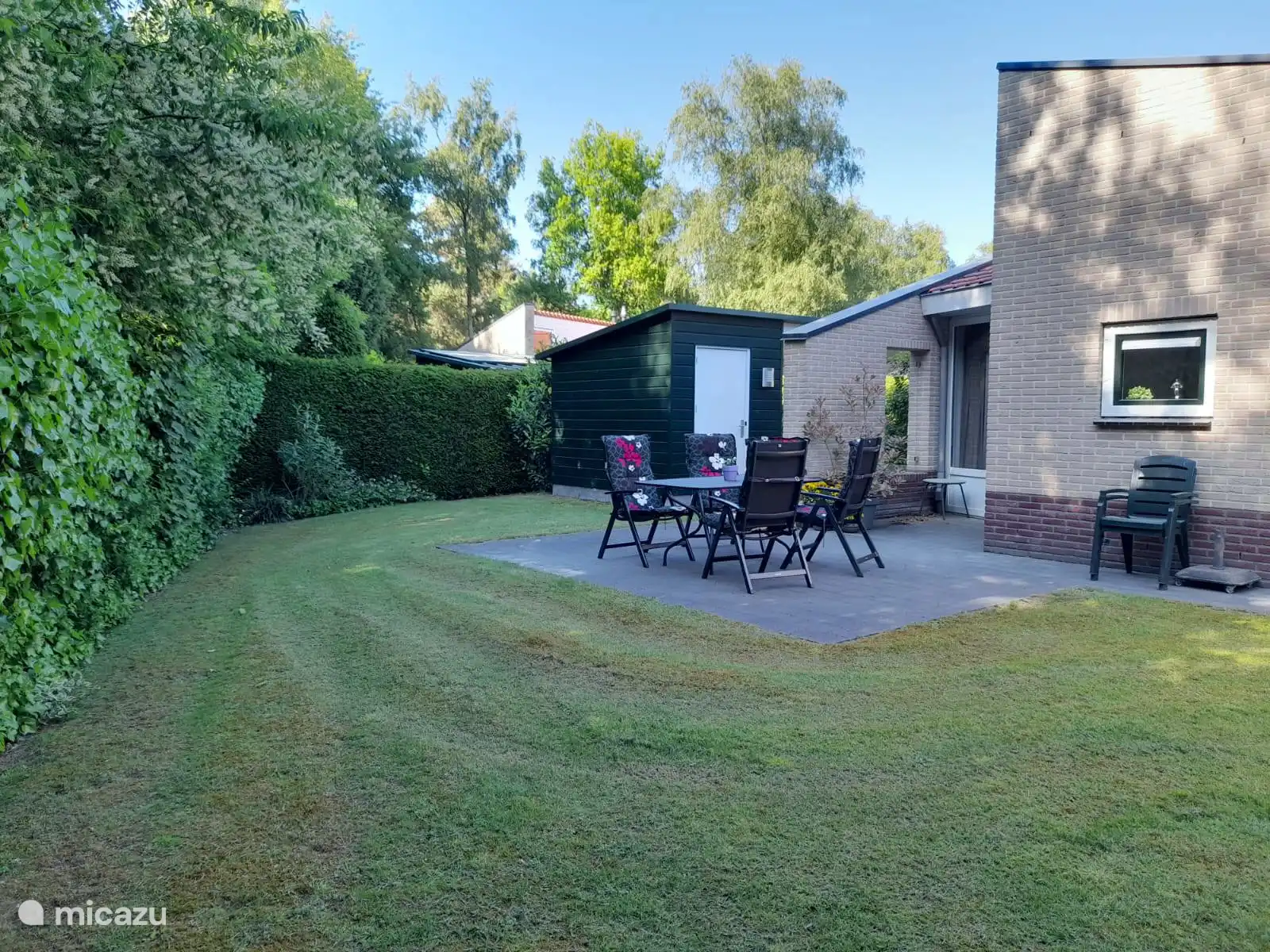 Bungalow 5 has a spacious garden