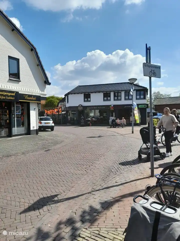 The center of Putten has many nice shops. 