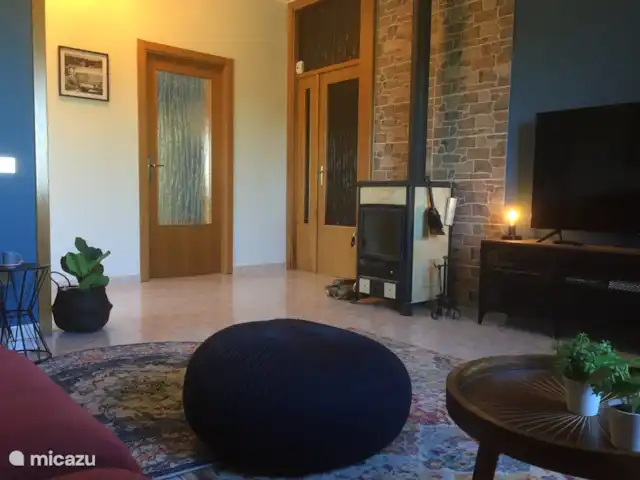 Casa delle Rose huren in Italië, Abruzzen, Cermignano - vakantiehuis Woonkamer met kachel
