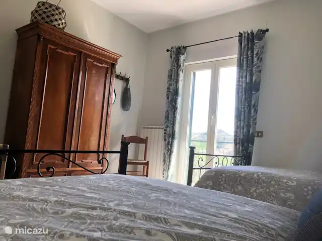 Casa delle Rose huren in Italië, Abruzzen, Cermignano - vakantiehuis Slaapkamer met 2 grote bedden