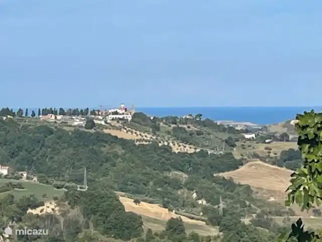Casa delle Rose huren in Italië, Abruzzen, Cermignano - vakantiehuis De zee is te zien vanaf de weg bij het huis