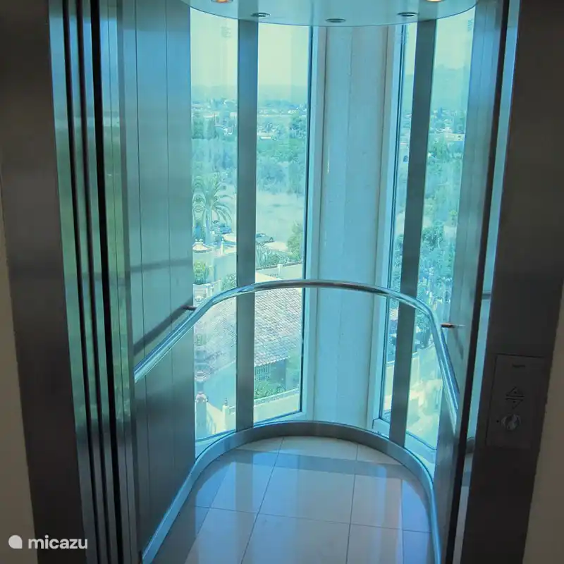 Un ascenseur est disponible !