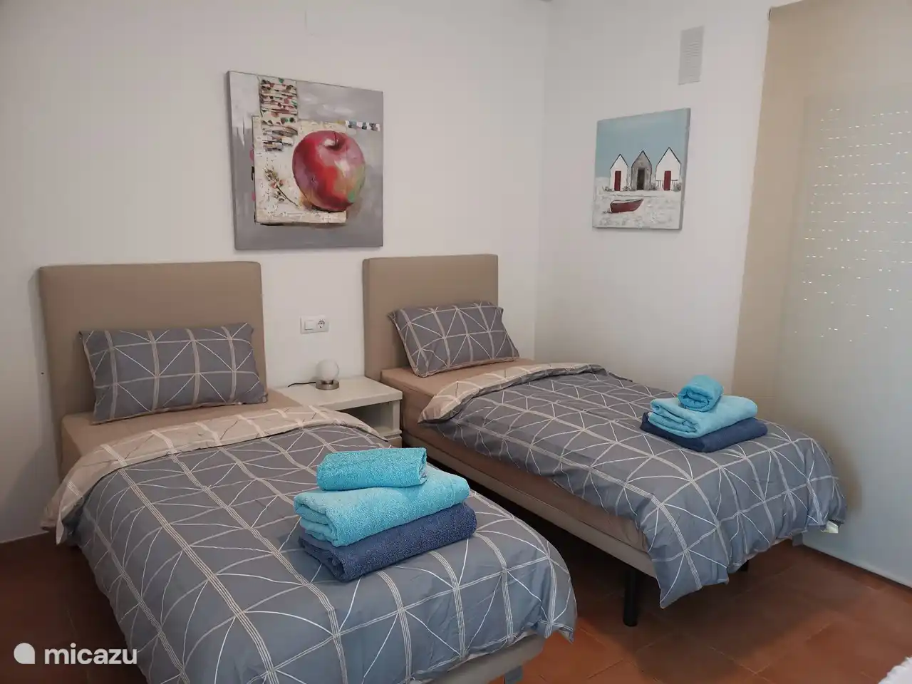 1 of the 3 bedrooms. This bedroom has an extra bed so that 3 people can sleep here.