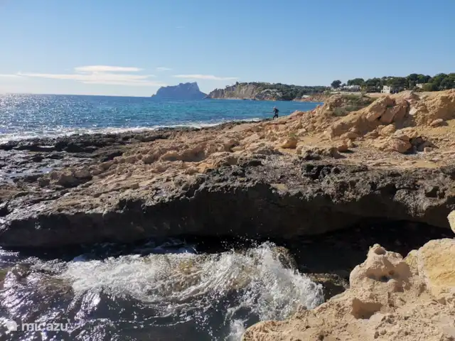 Casa Pacifico Moraira | Espagne, Costa Blanca, Moraira - villa A 200 mètres de la villa, vous trouverez la magnifique côte de Moraira avec vue sur le rocher de Calpe