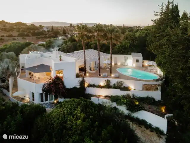 Nachtleven / uitgaan, Portugal, Algarve, Carvoeiro, vakantiehuis Casa Terraços l Ultieme beach vibes Nachtleven / uitgaan, Portugal, Algarve, Carvoeiro, vakantiehuis Casa Terraços l Ultieme beach vibes