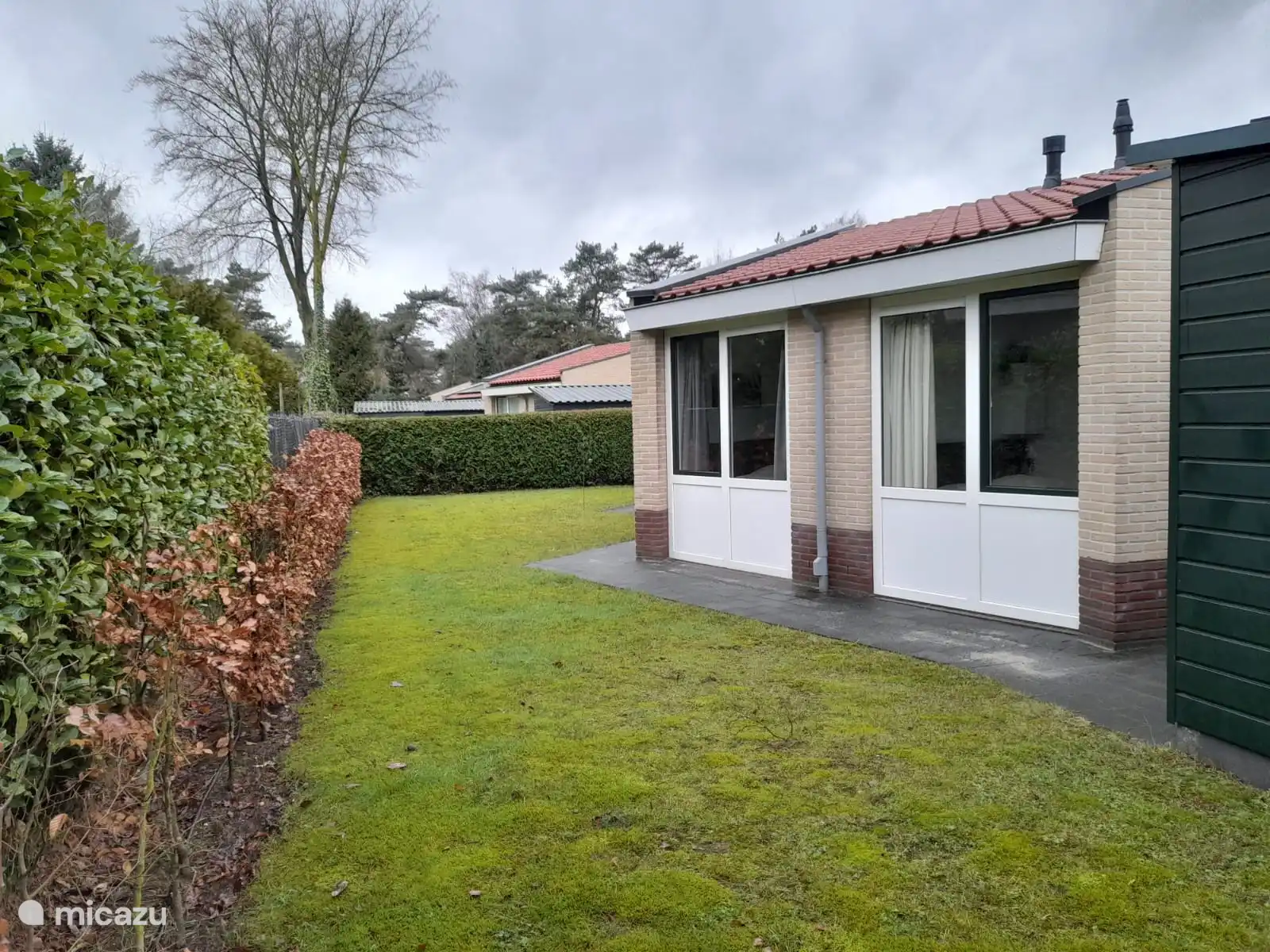 Rückseite von Bungalow 8