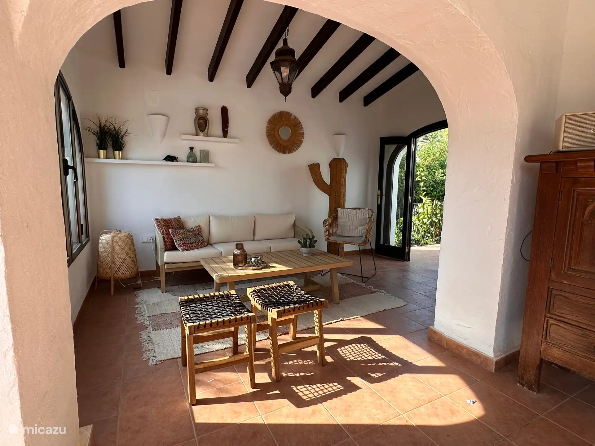 Extra space next to naya