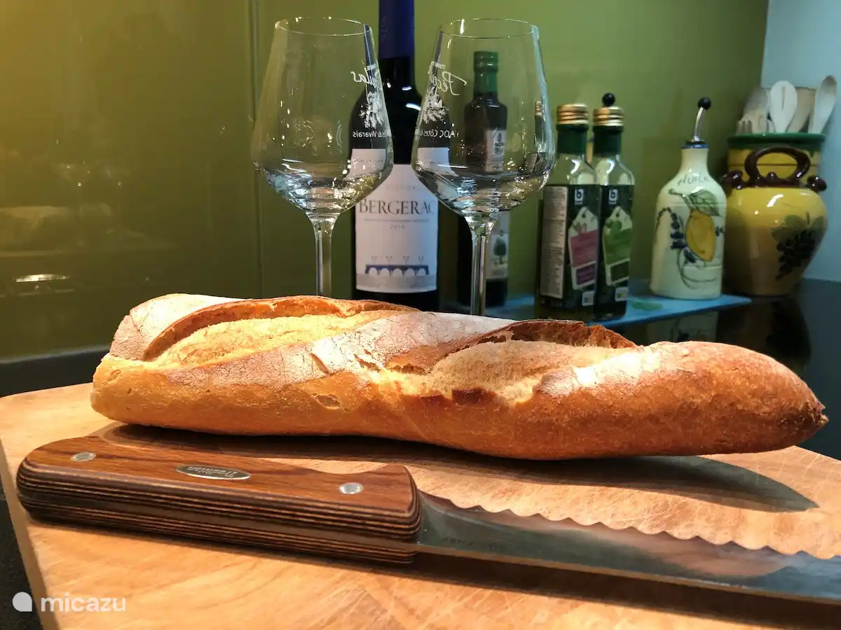 Le pain Francais... the baguette tradition Française ou Rustique... Everyone is looking forward to that... isn't it?