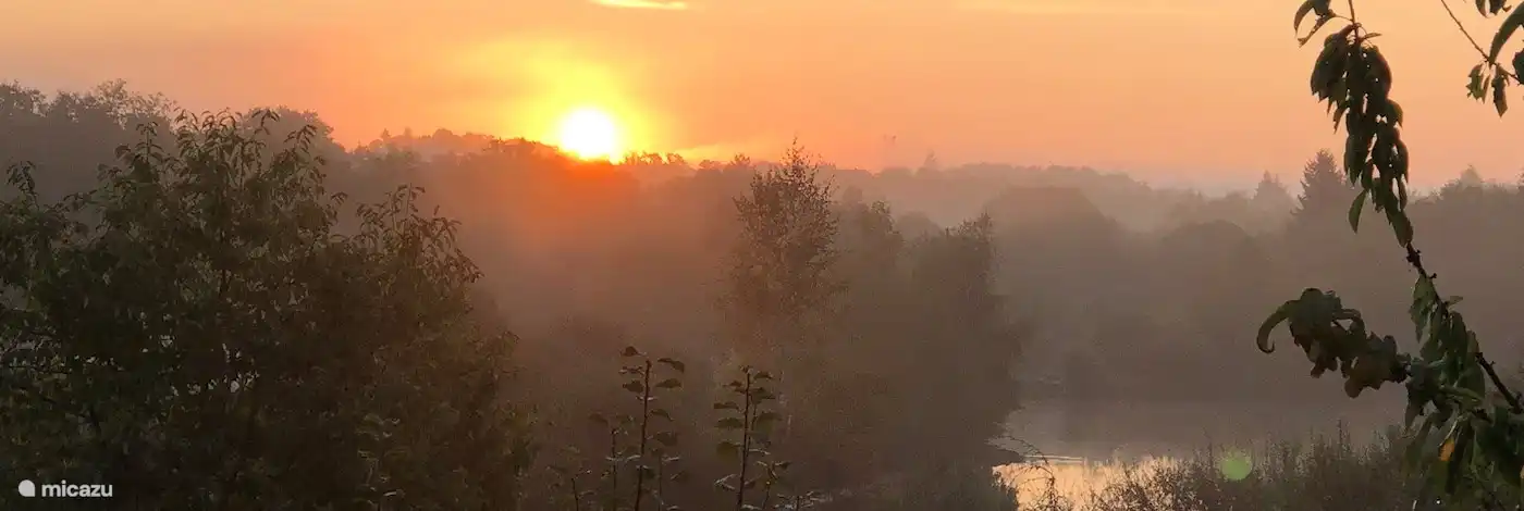 The morning glow is magical when the sun rises... A figurine that will stay with you. Here's to the sunny summer!