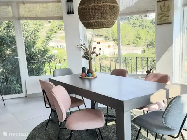 magia de la casa en España, Costa Blanca, Benissa - casa vacacional Comedor, junto a la cocina. Adyacente a la sala de estar