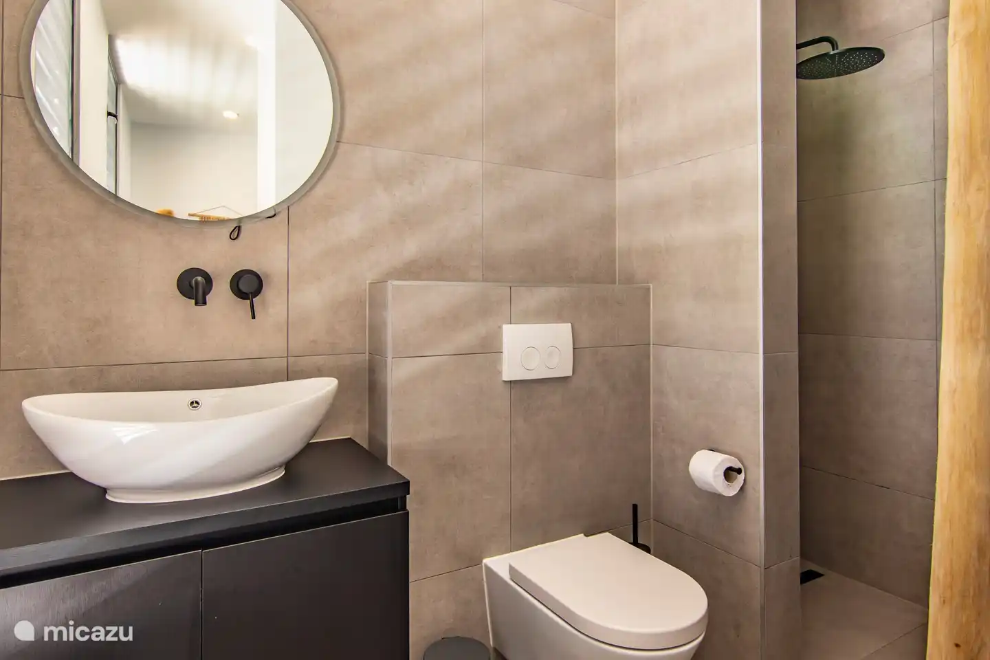 Badezimmer von Schlafzimmer 5