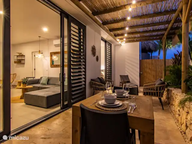 apartamento en Curazao, Banda Arriba (este), Jan Thiel – Villas Lamar 2/4pers. ap Fiyi apartamento por la noche.