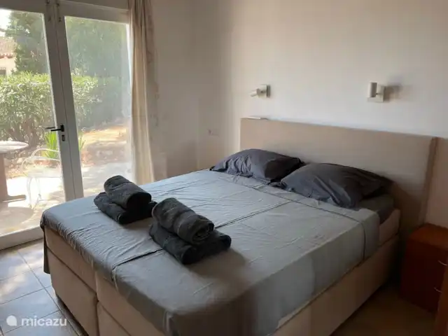 Casa Nobel : Zeezicht & Grote tuin huren in Spanje, Costa Blanca, Moraira - villa Slaapkamer 1 met badkamer ensuite