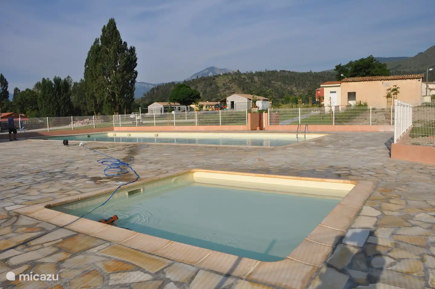 La piscine pour enfants à la piscine principale