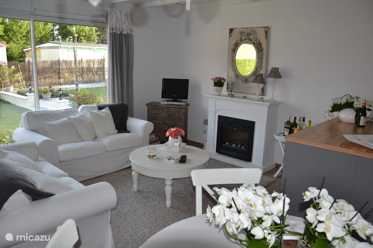 Séjour spacieux avec cuisine ouverte