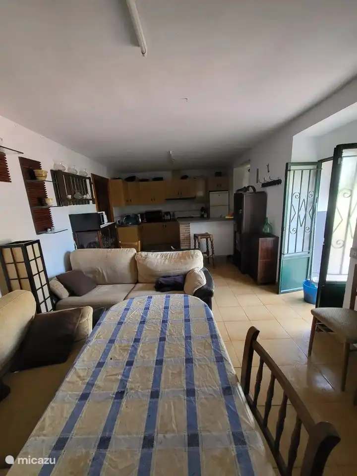 Salon avec télévision et wifi