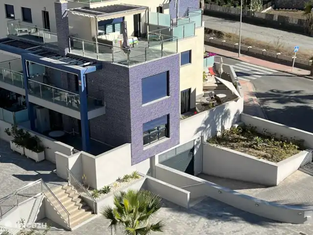 AlmunecarLocation Vacances: Cabria | Espagne, Costa Tropical, Almuñécar - maison de vacances photo appartement avec les deux terrasses : grande terrasse avec vue mer. D'une petite terrasse, vous marchez vers l'aire de jeux et les piscines