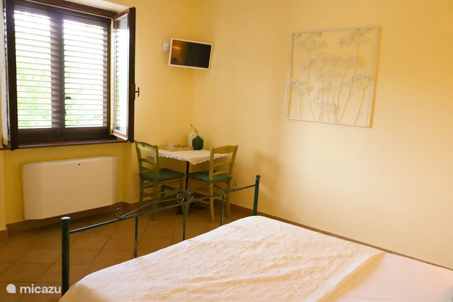 One of the 9 Bedrooms with bathroom