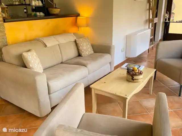 Maison de campagne Incanto dei Sibillini | Italie, Marche, Cessapalombo - villa Petit salon à côté du bar avec vue sur la campagne