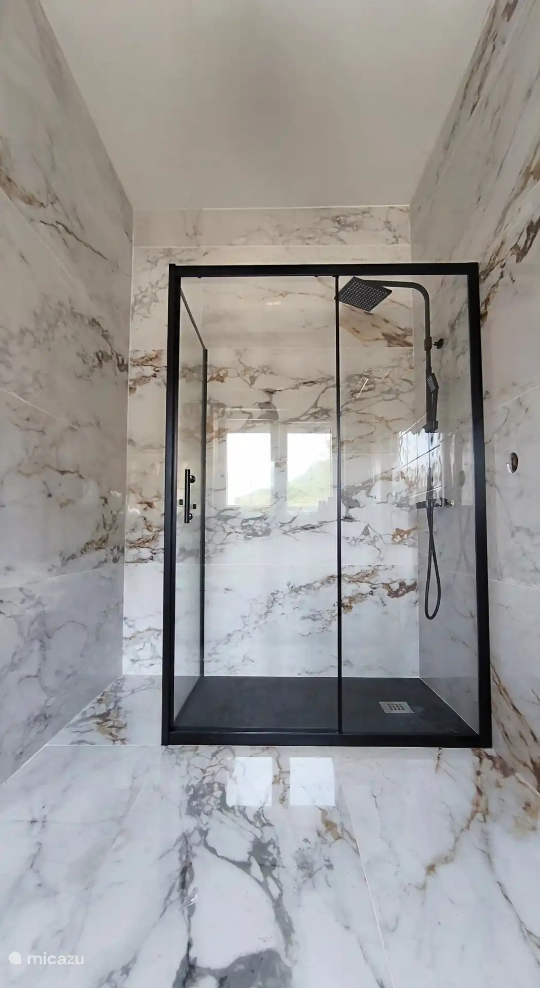 Salle de bain attenante 