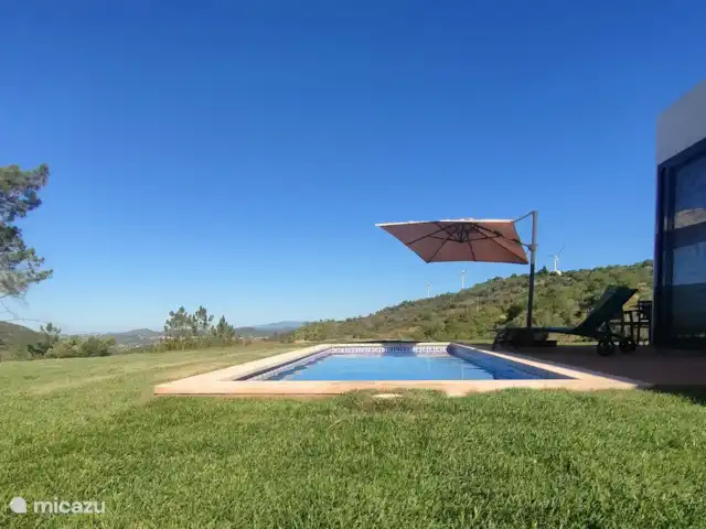 Location de Vacances Portugal, Algarve, São Bartolomeu De Messines, villa - Casa da Alfarobeirra 4 p piscine privée. Jardin de la piscine