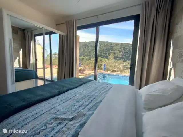 Maison de Cidreira | Portugal, Algarve, São Bartolomeu De Messines - villa Chambre lit double avec vue sur la piscine