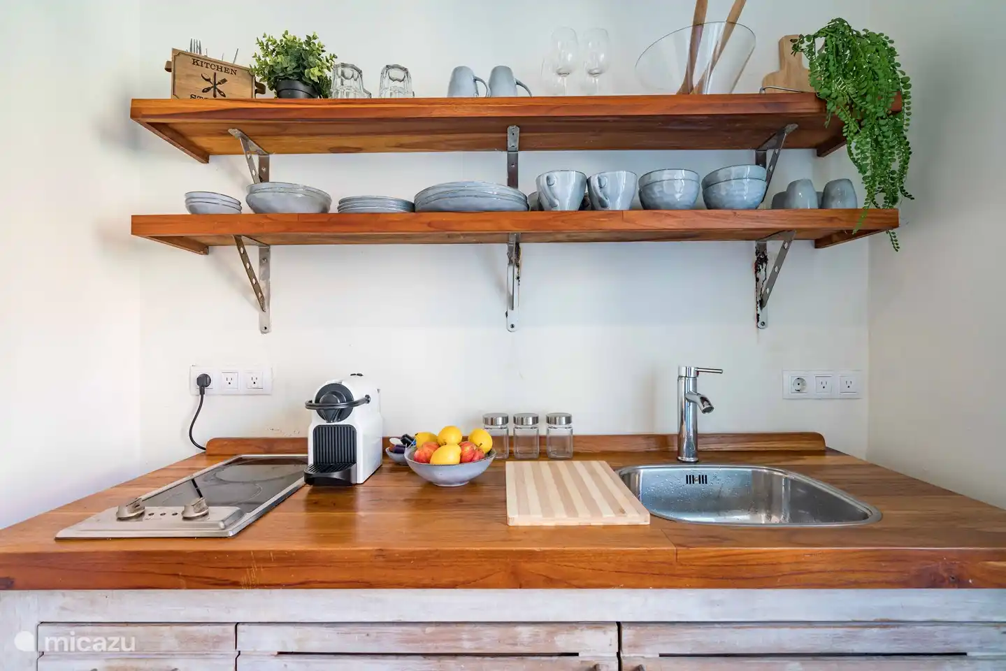 Cocina completamente equipada