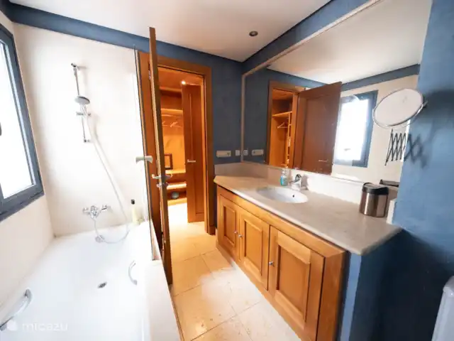 Emplacement privilégié sur la rivière près de la plage | Espagne, Costa del Sol, Sotogrande - appartement salle de bain 1