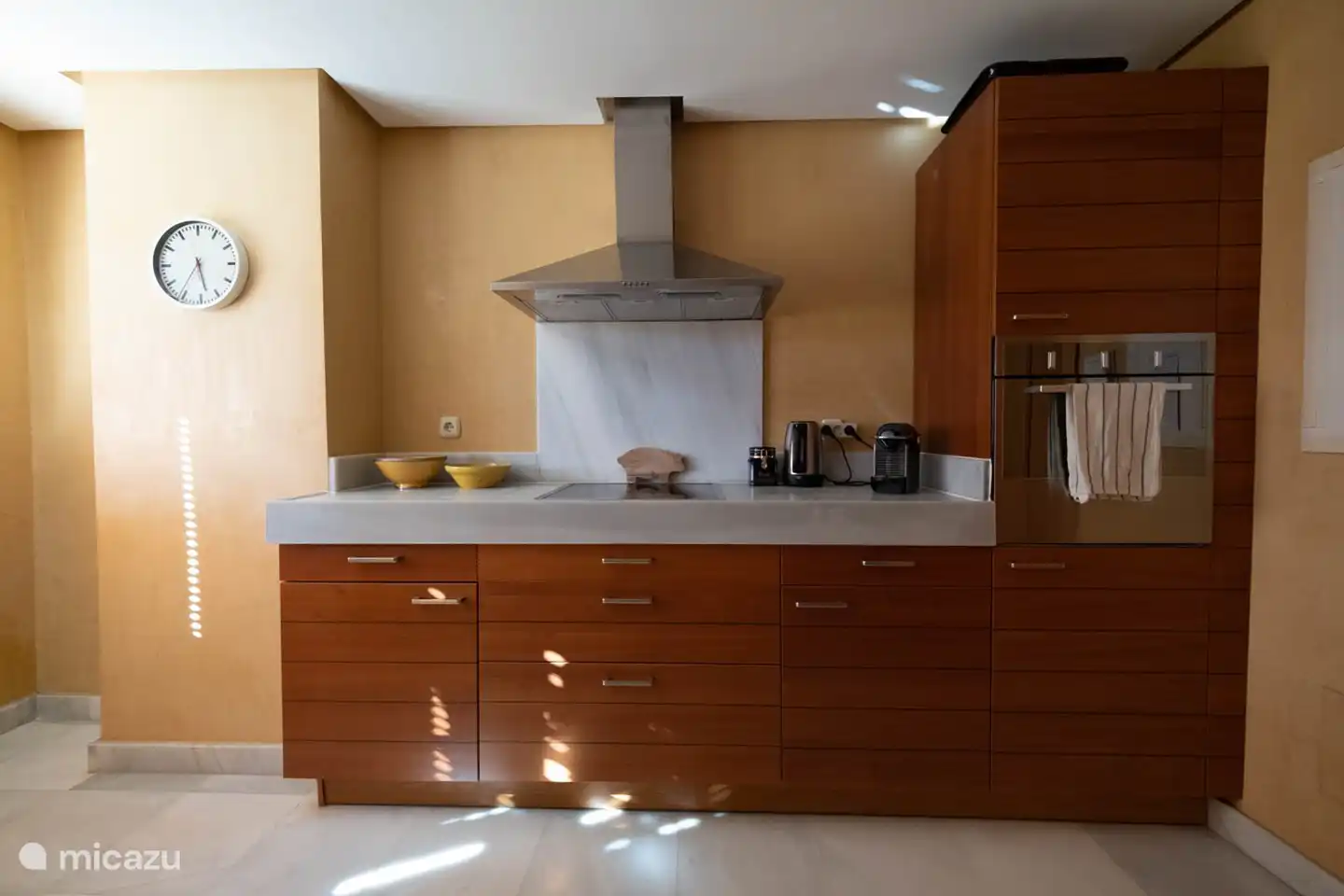 Voll ausgestattete Küche