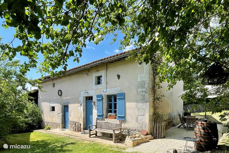 Vacation rental France, Charente, Eymouthiers  Gîte / Cottage la maison benaise