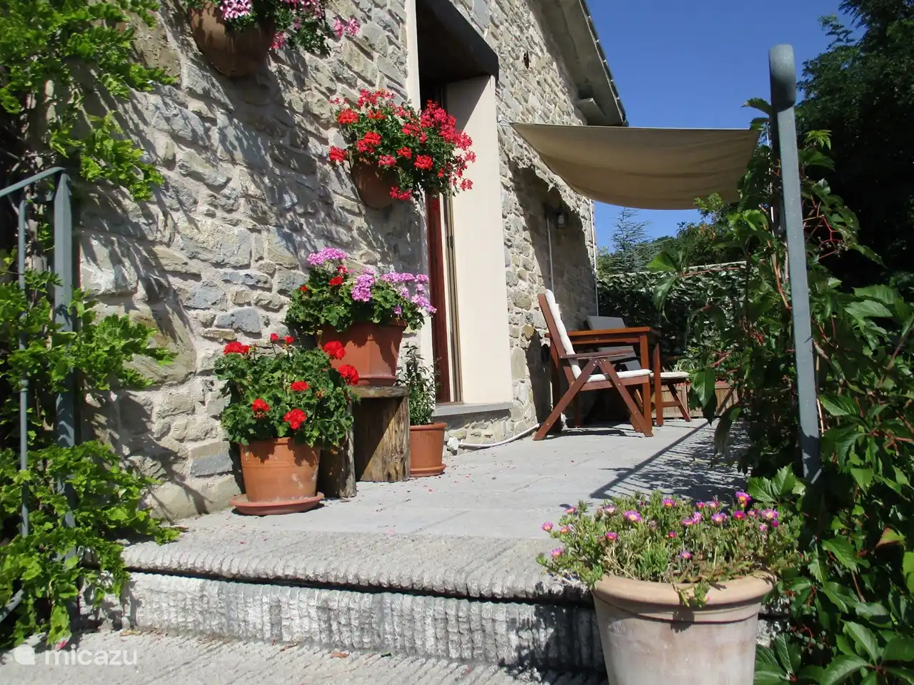 Terras van appartement Azalea