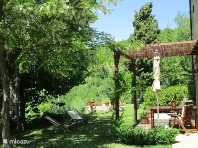 Location de Vacances Italie, Émilie-Romagne, Sarsina, appartement - Camélia de Cabraldi Appartement Camélia terrasse