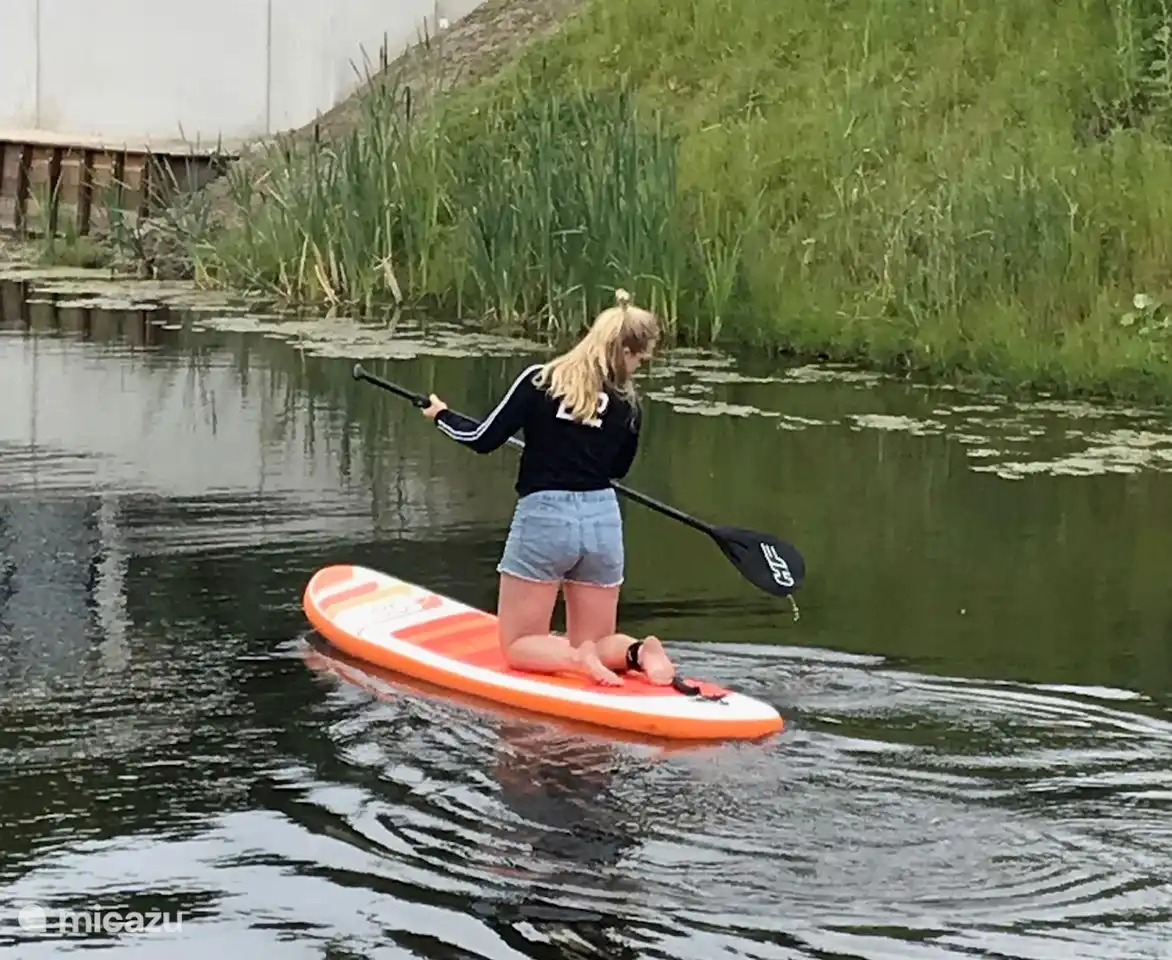 Vom Steg aus speisen, wir haben 2 kostenlos im Haus zur Verfügung.